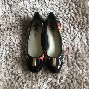 Anne Klein Sport Floral Flats Sz 8.5